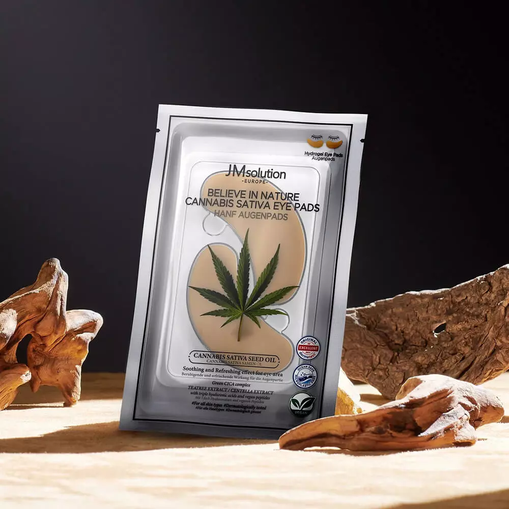 Охлаждающие патчи от отёков JMsolution Europe Believe In Nature Cannabis Sativa Eye Pads